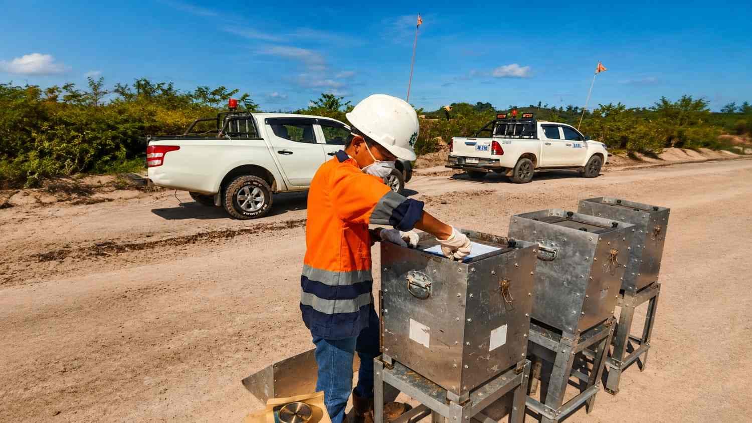 Air Terlihat Jernih, Udara Terasa Segar: Apakah Lingkungan Kita Benar-Benar Aman?